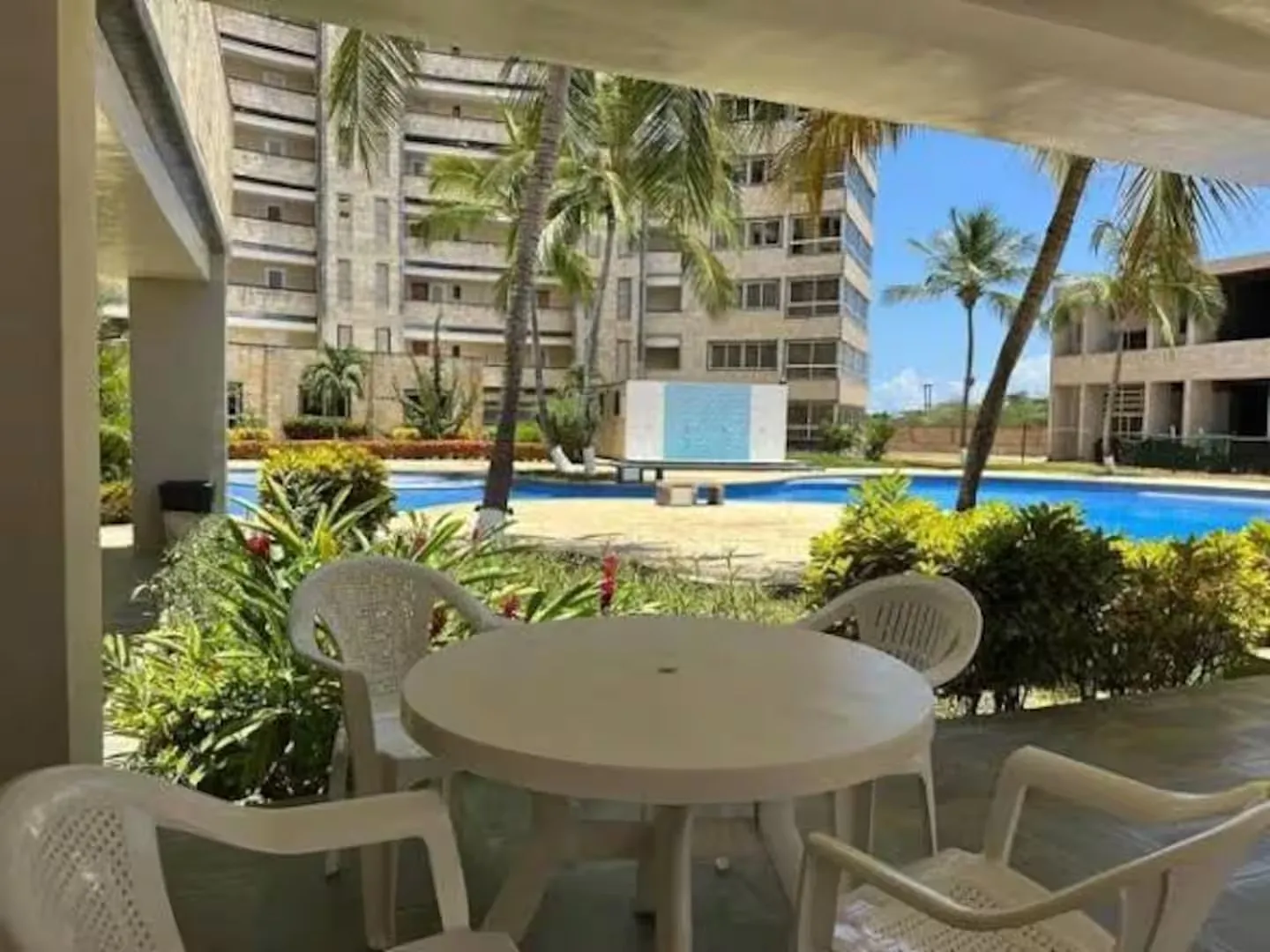 Área piscina · Residencias Ocean Blue