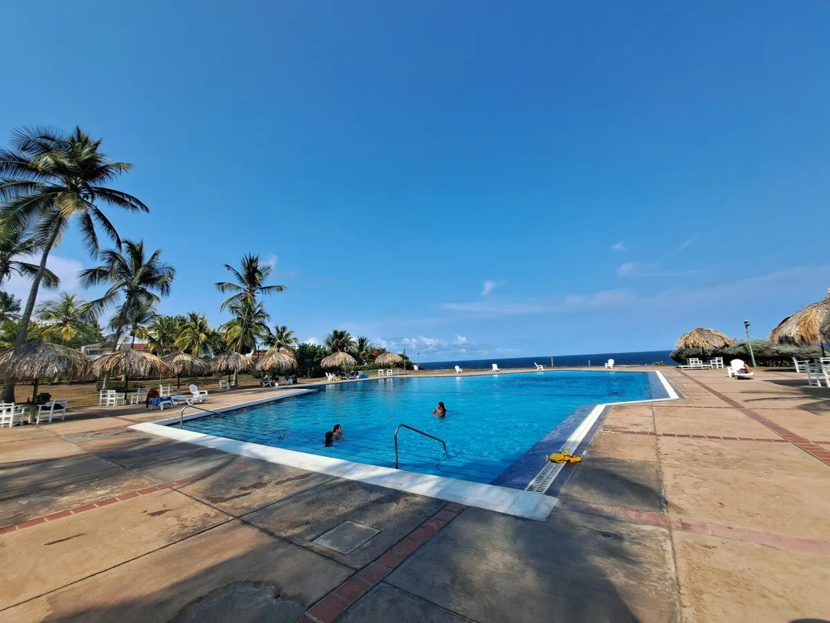 Piscina vista mar · Las Terrazas de Guacuco