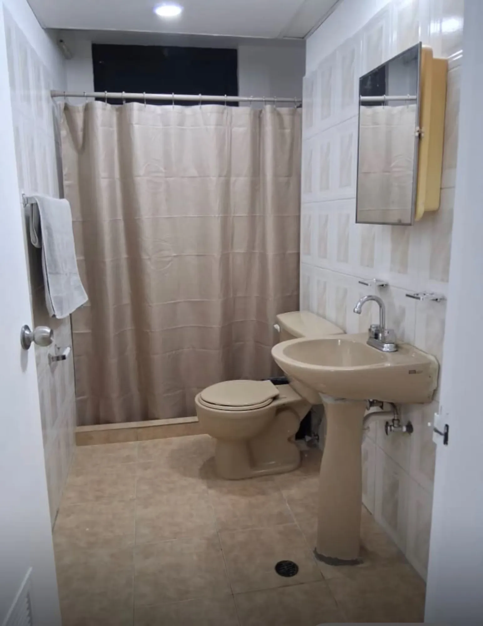 Baño · Terraza Privada, Atenea Suites