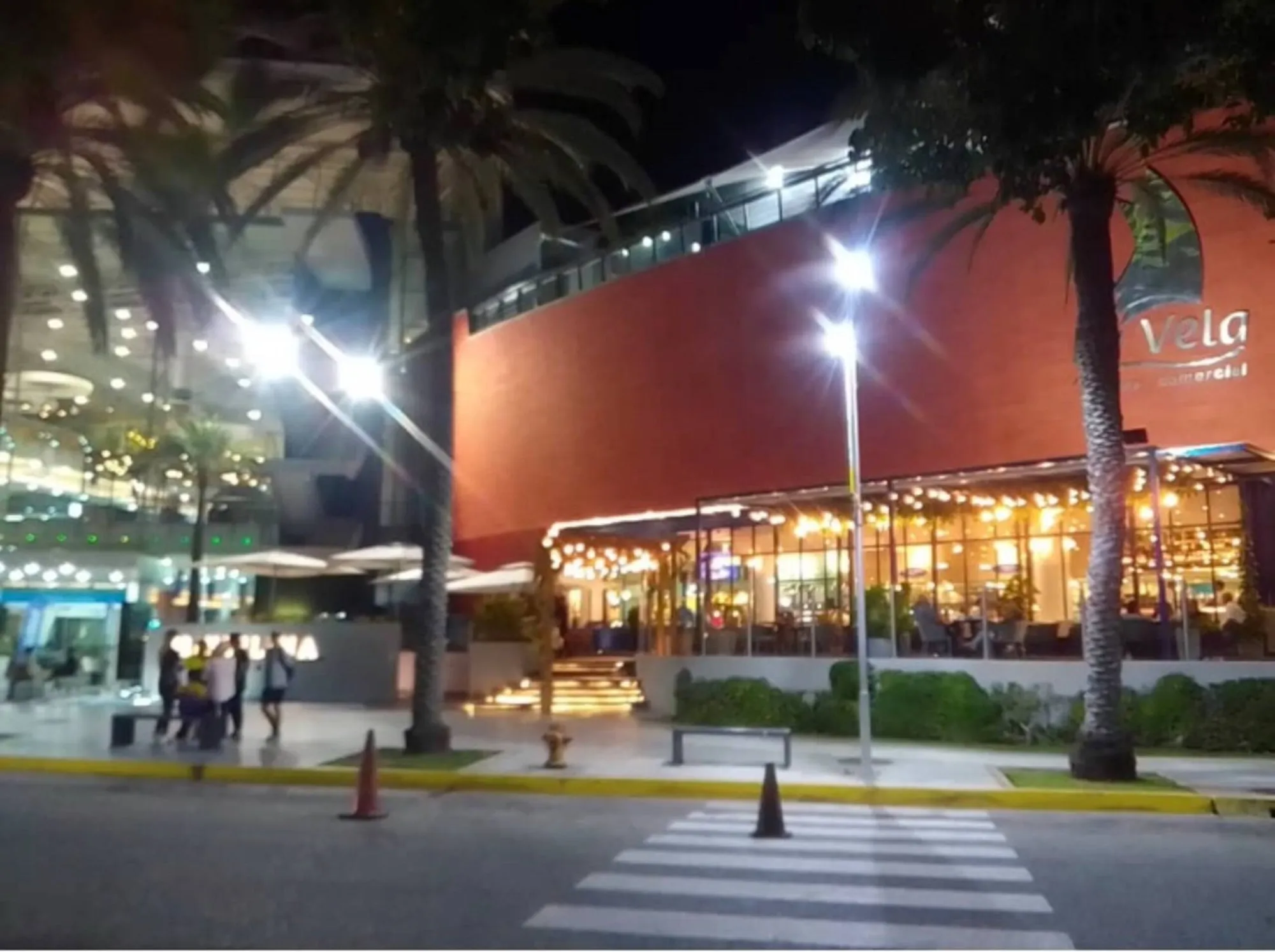 C. C. La Vela noche · Atenea Suites